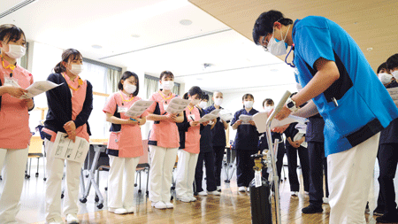 臨床工学技士など分野ごとに専門職が講師を担当する