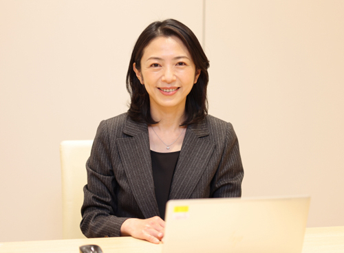 西澤綾先生