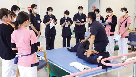 移乗介助では患者さんの安全・安楽とともに介助者の安全・安楽も大切になる