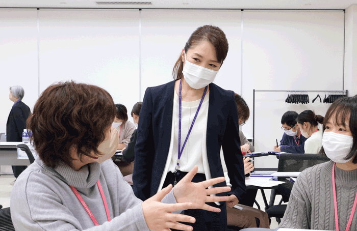 今回のセミナーでは対話にもポイントが置かれている。自らの考えや思いを言葉にすることが受講者の発見・確認につながるようだ