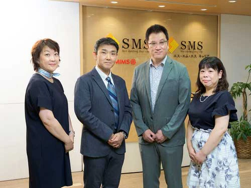 久保田 玲子先生、関谷 秀樹先生、清原 祥夫先生、西島 安芸子先生が横に並んでいる写真