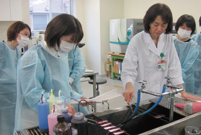 院内感染から医療施設関連感染へ対策を地域へ広げる重要性