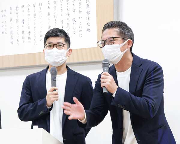 軽妙な掛け合いで講義を行うWマコトの2人