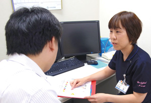 早期鑑別診断・早期治療を呼び掛け市民講座や家族会、電話相談も実施