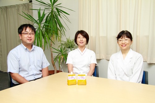 座談会参加者:中村育子さん 福寿会 福岡クリニック 在宅部 栄養課課長 管理栄養士<br>
島田雅子さん 福寿会 福岡クリニック(在宅療養支援診療所) 看護師長代理<br>
弓狩幸生さん 福寿会 在宅総合支援センター ふくろう 所長 社会福祉士、精神保健福祉士、主任介護支援専門員の写真