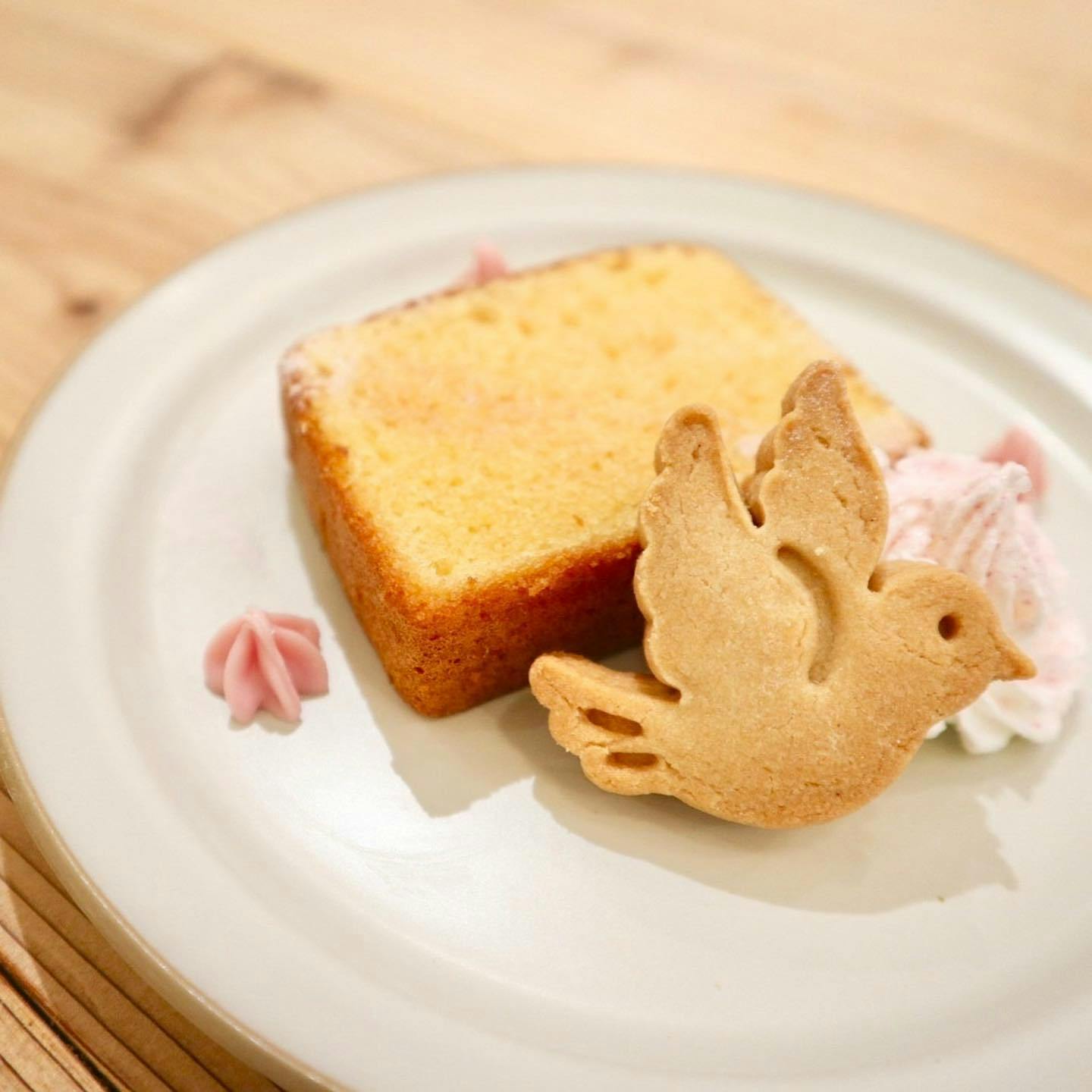 新メニュー、コメコロさんのminiスイーツプレートはじめました。