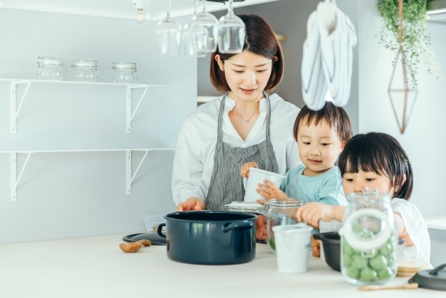 調理家電、お惣菜…時間がない!フルタイムワーママの夕食どうしてる?
