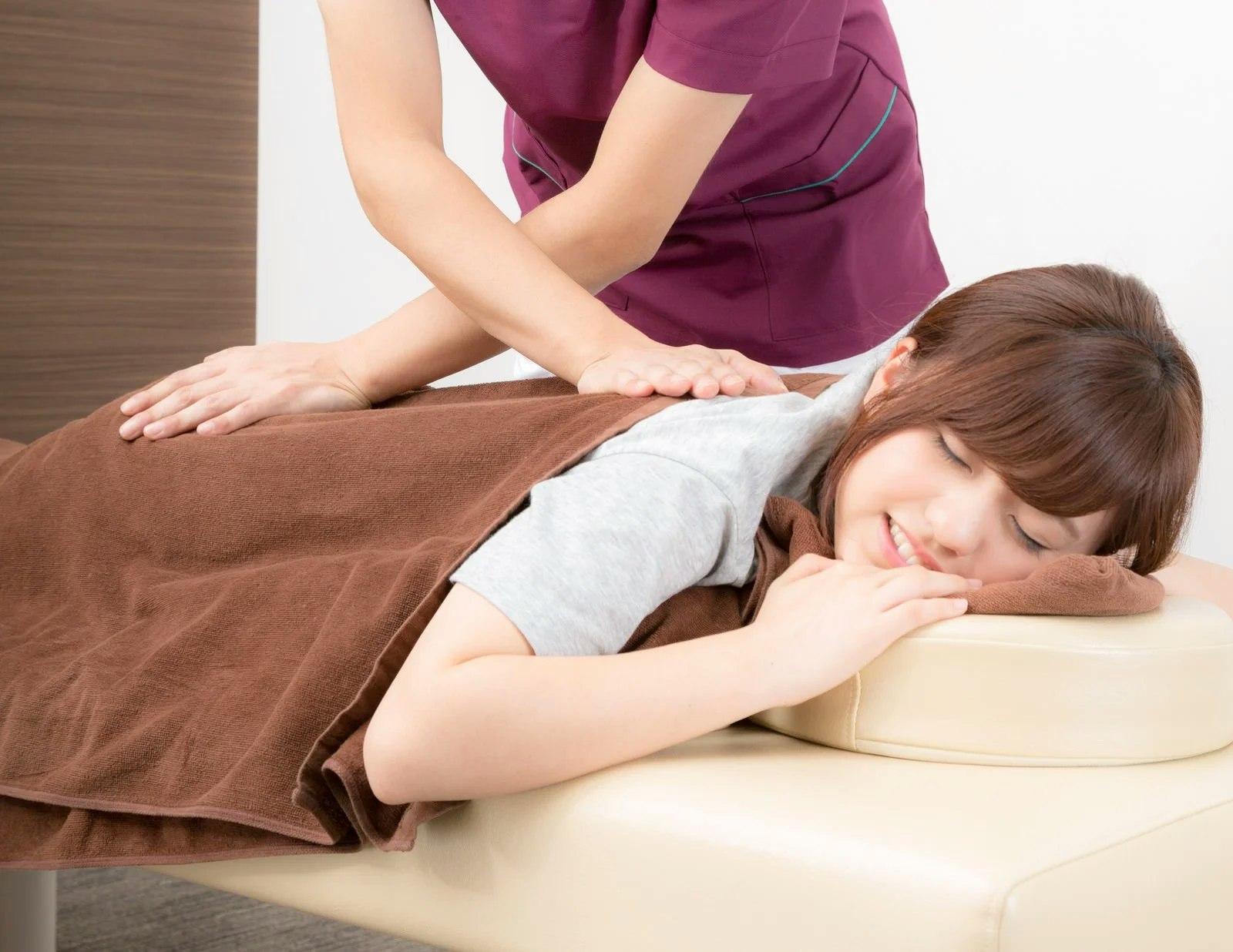 産後の骨盤矯正は意味がない!? 「医学的に骨盤は歪まない」説を調査