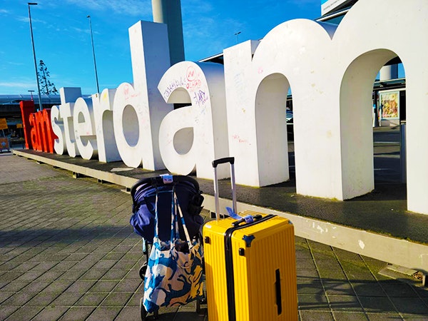 【オランダ子連れ旅】1ヶ月母子2人での海外旅行は可能?長時間フライトのために用意したもの〜準備編〜