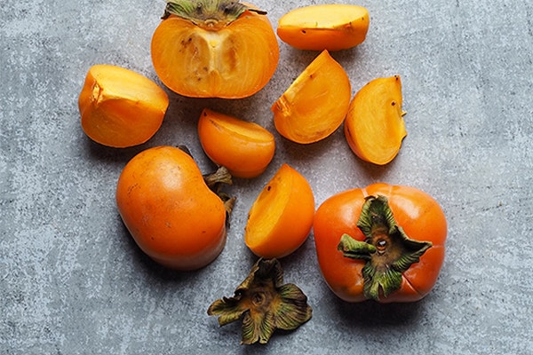 【11月の旬果物】”医者が青くなる”?風邪予防に、二日酔い対策に…毎日食べたい柿!