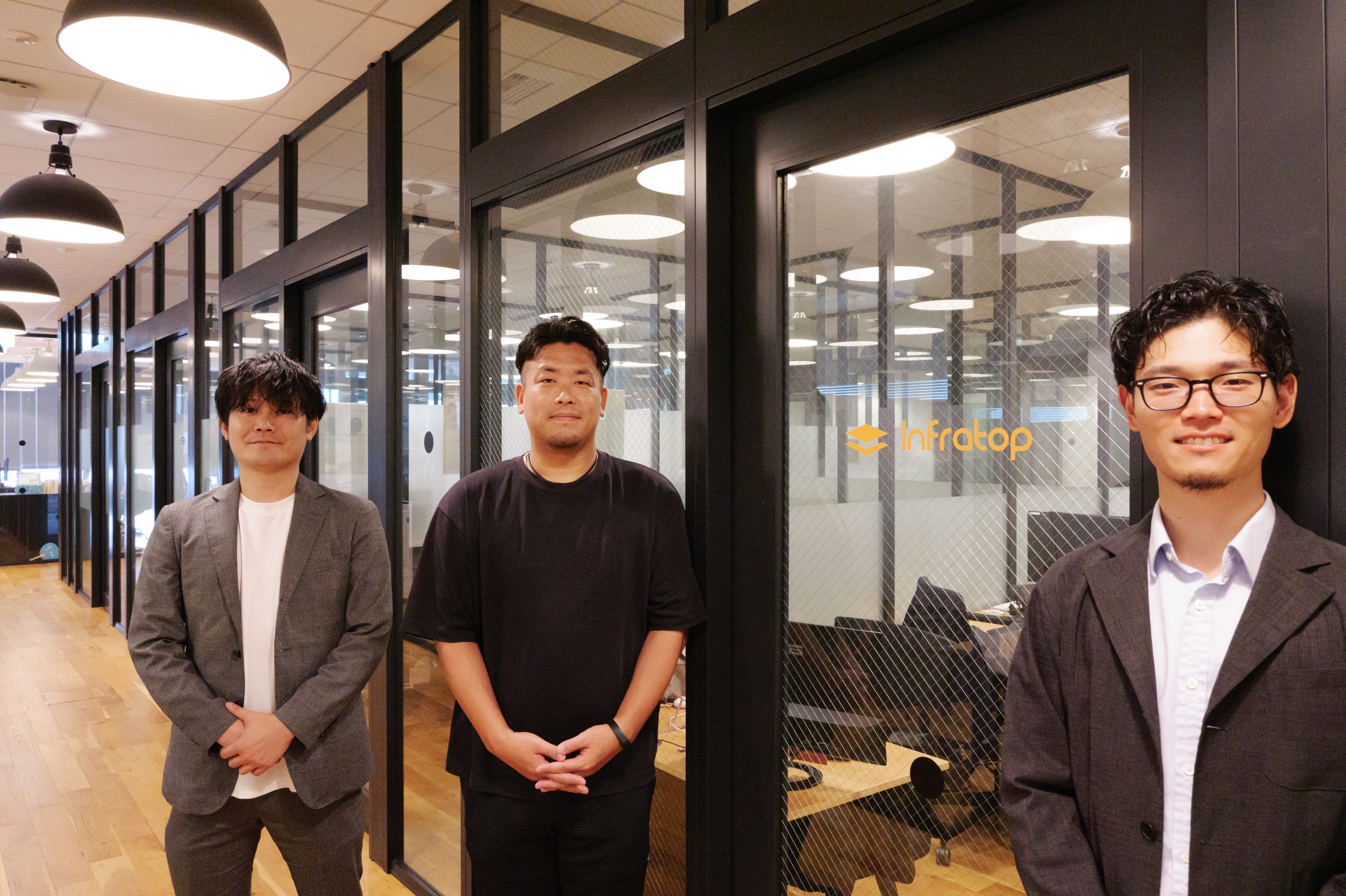 株式会社インフラトップ 前代表取締役 磯本様(中) ラーゲイト株式会社 久保(右) ラーゲイト株式会社柳澤(左)