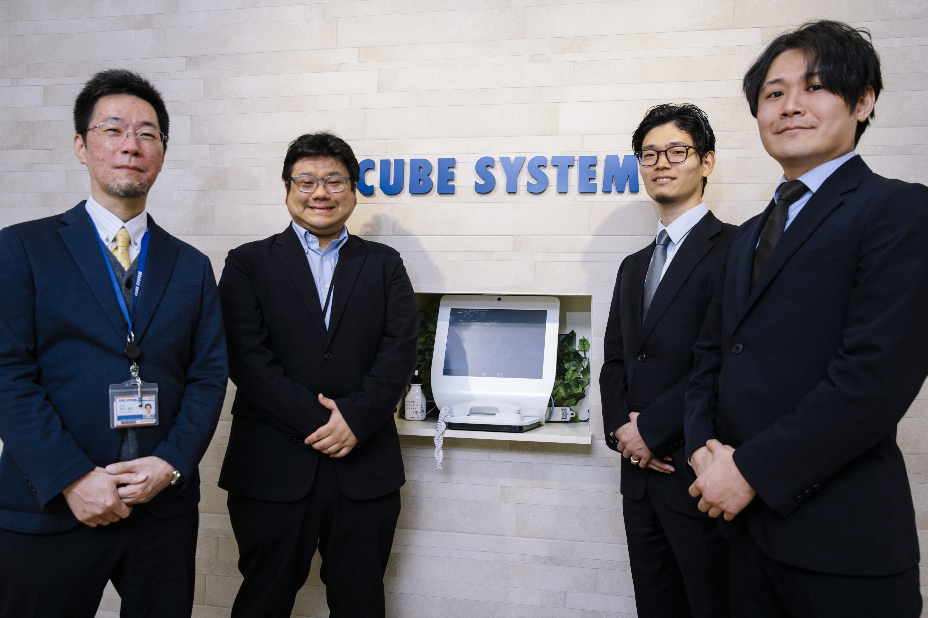 株式会社キューブシステム市川様（左）、小泉様(中央左）、ラーゲイト株式会社久保（中央右）、柳澤（右）