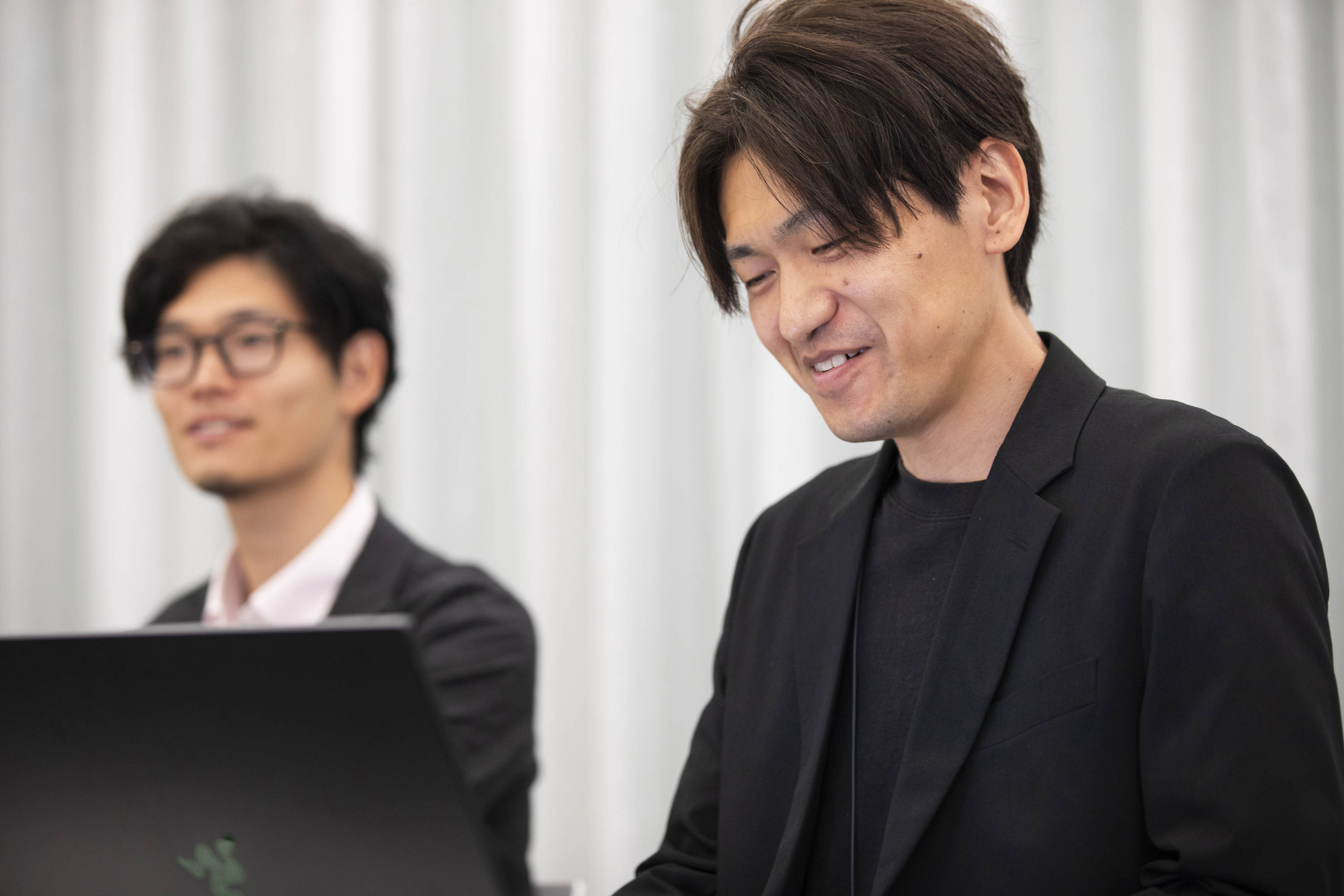 「プロジェクトが始まってからも、Slackでクイックにやり取りさせていただいています。『営業が終わったので、あとはそちらで』となってしまうケースも少なくない中で、今回はまったくそうしたことがなく、常にご支援いただきながら進められているのがありがたいです。」と語る本プロジェクトマネージャーのRagate 清宮