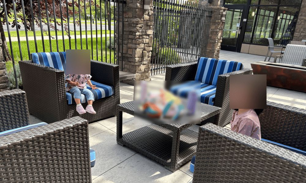 テラスでおやつ