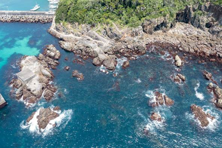 ～東伊豆の釣り場案内　下田市エリア　～　黒島横の磯（くろしまよこのいそ）空撮写真