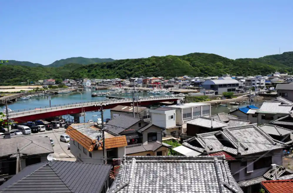 (和歌山県の北西に位置する「加太」。古事記や日本書紀に登場する歴史ある町です)