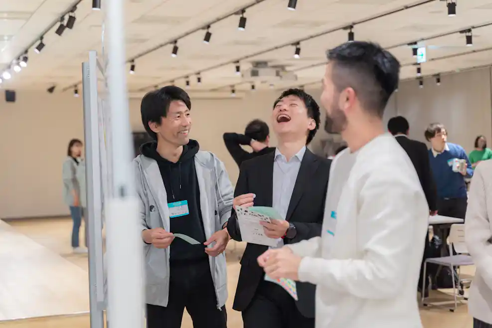 「PARK 大忘年会」の談笑の様子