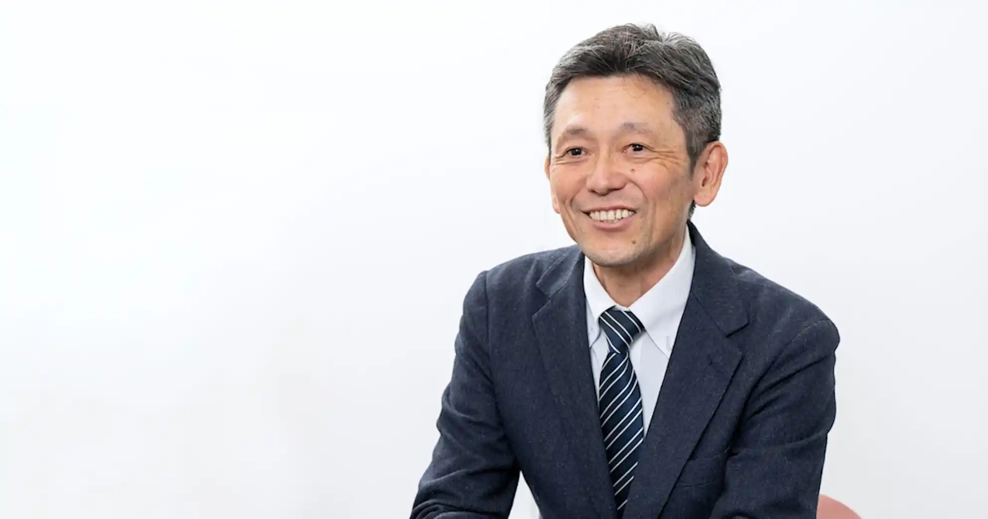 岡崎賢先さんがお話しされている様子