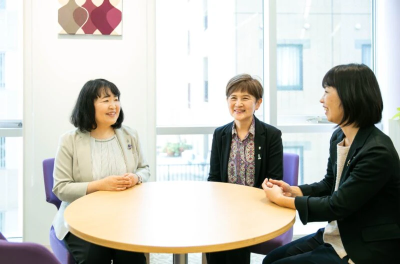 徳田さん、中山さん、緑谷さんのインタビューの様子