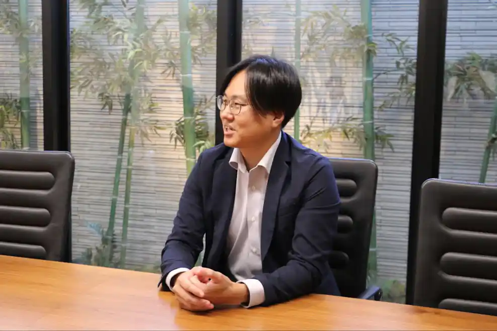 岡部さん:人事部 給与労務課 (特定社会保険労務士)