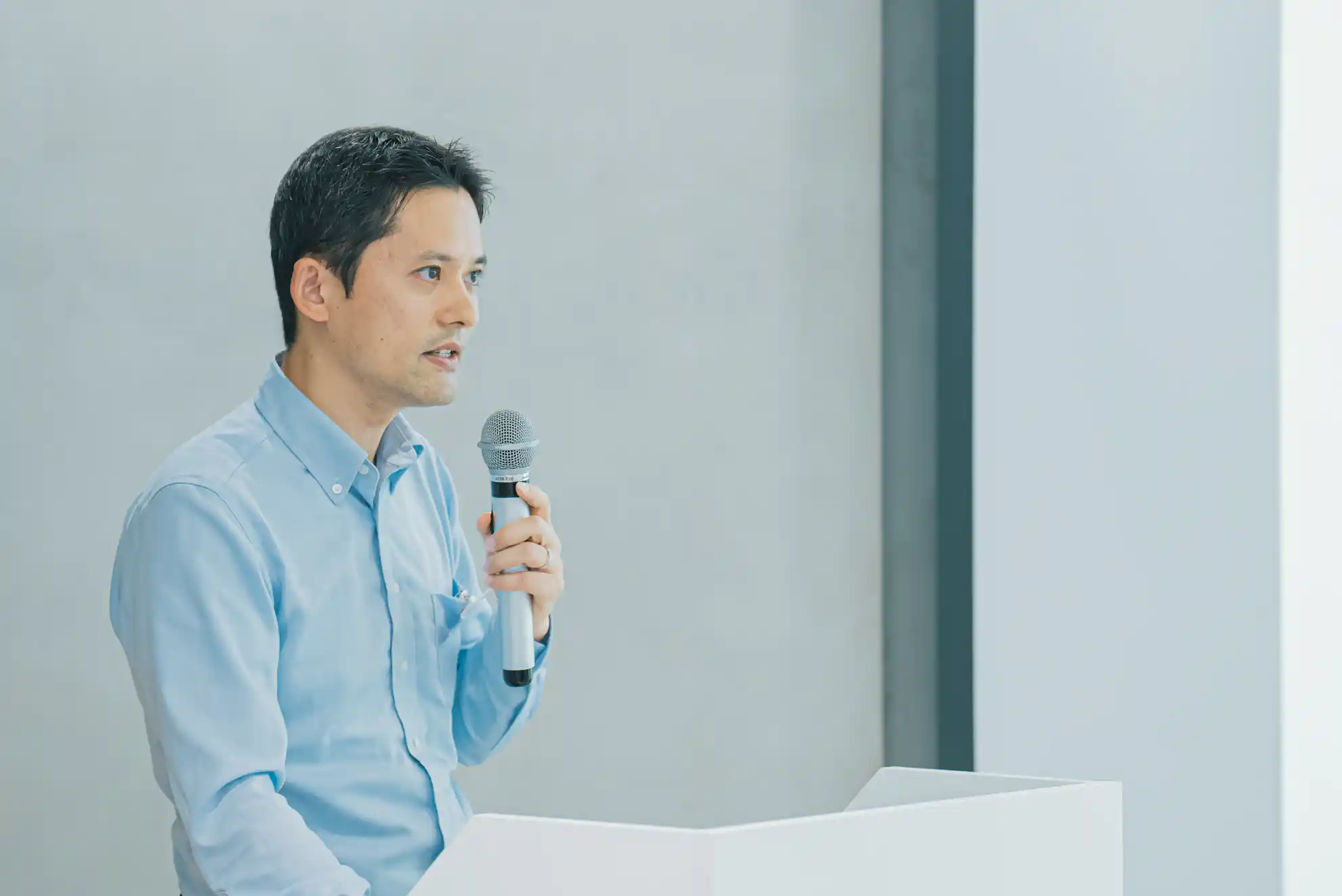 お話をする藤井さんのご様子