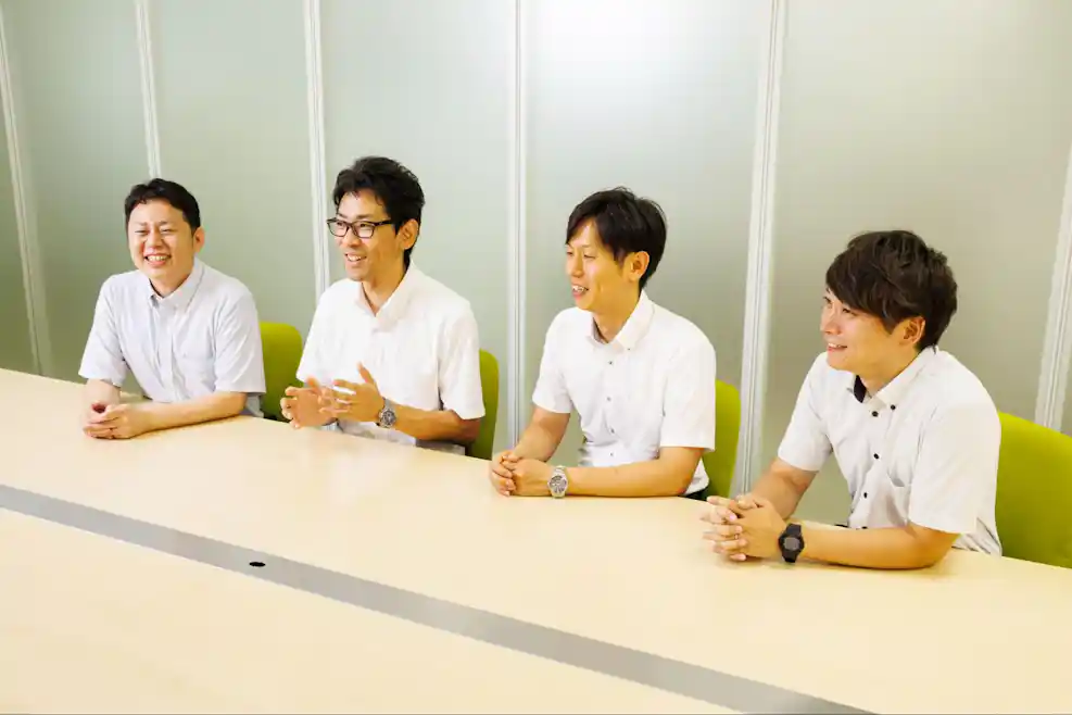 担当課長の亀井さん、総務部人事課課長の林さん、総務部人事課の鳥居さん、大澤さん