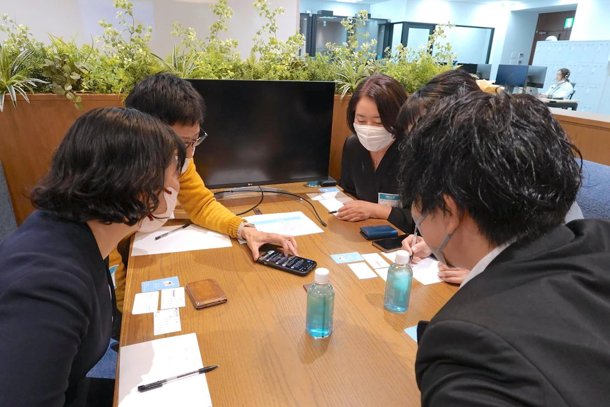参加者の方々がお話しされている様子