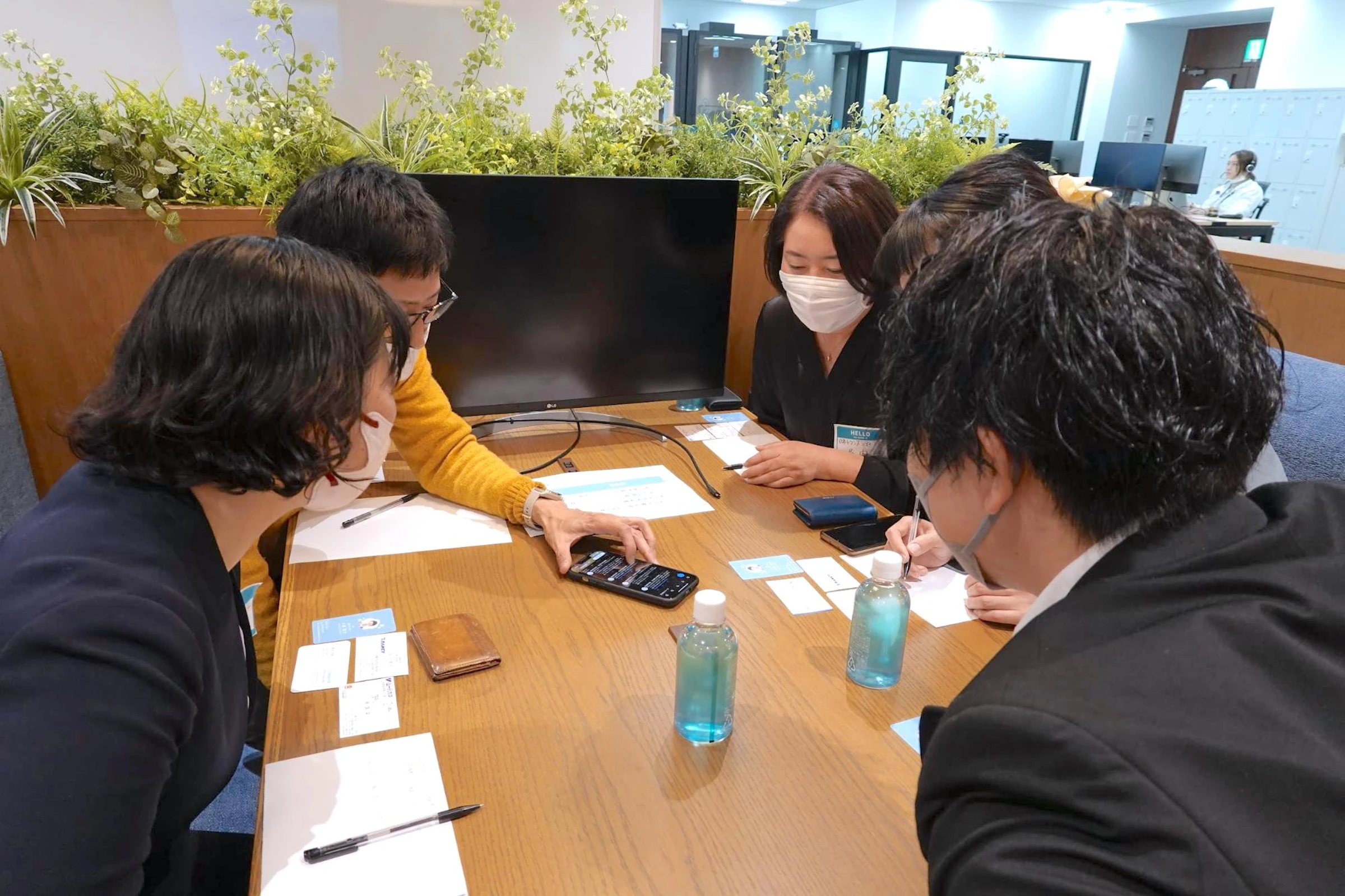 参加者の方々がお話しされている様子