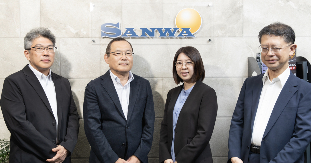 散在する人事情報を一元化。評価工数1/3を実現し、タレント