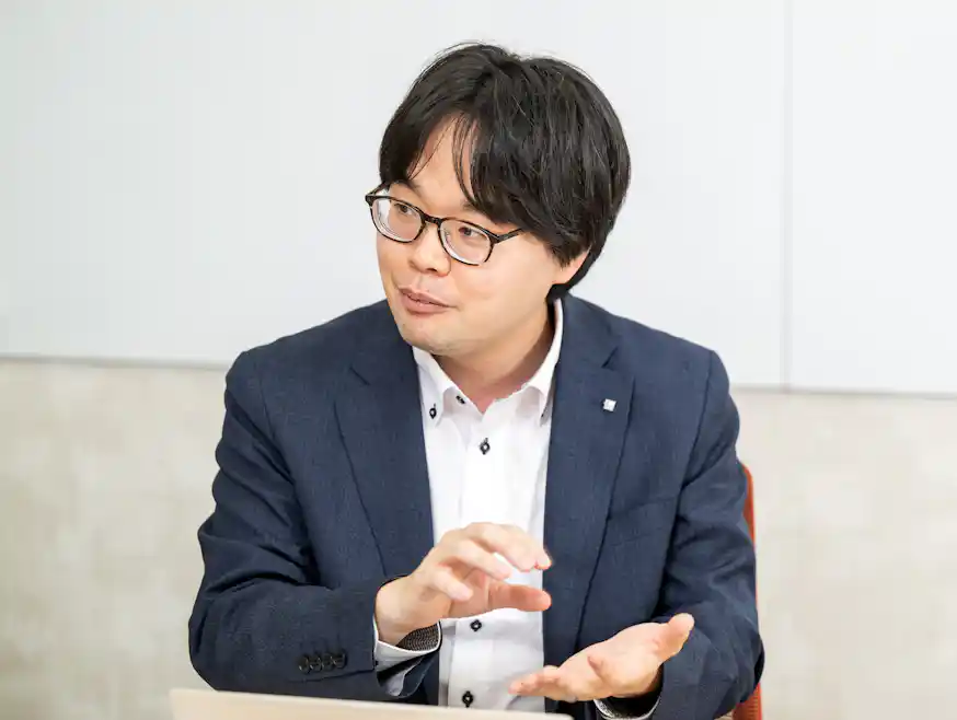 植村さんがお話しされている様子