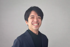 里井 惇志の写真