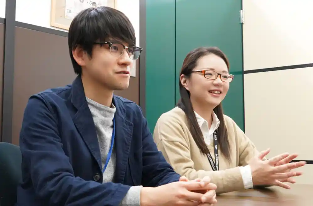 人事部の井坂さん(左)と、穴澤さん(右)