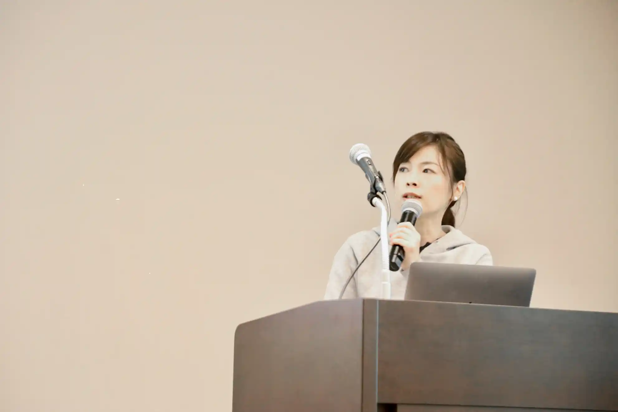 副島 智子氏