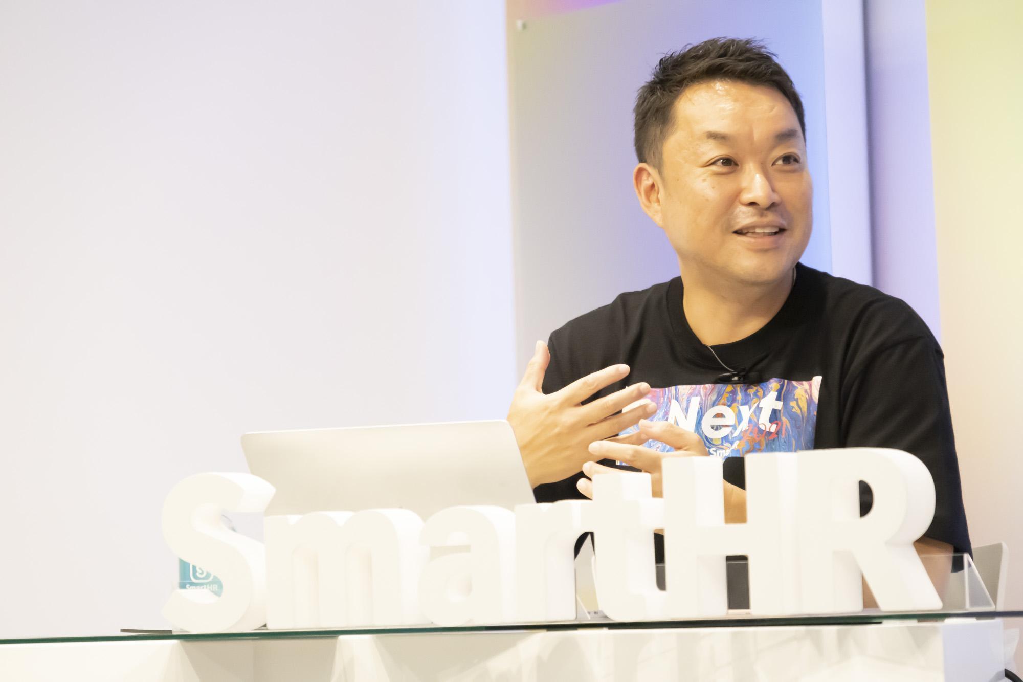 話をする鈴木さん