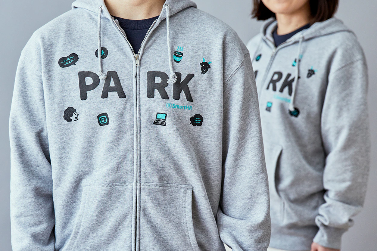 PARK限定のリワード「PARKのパーカー」のモデル画像