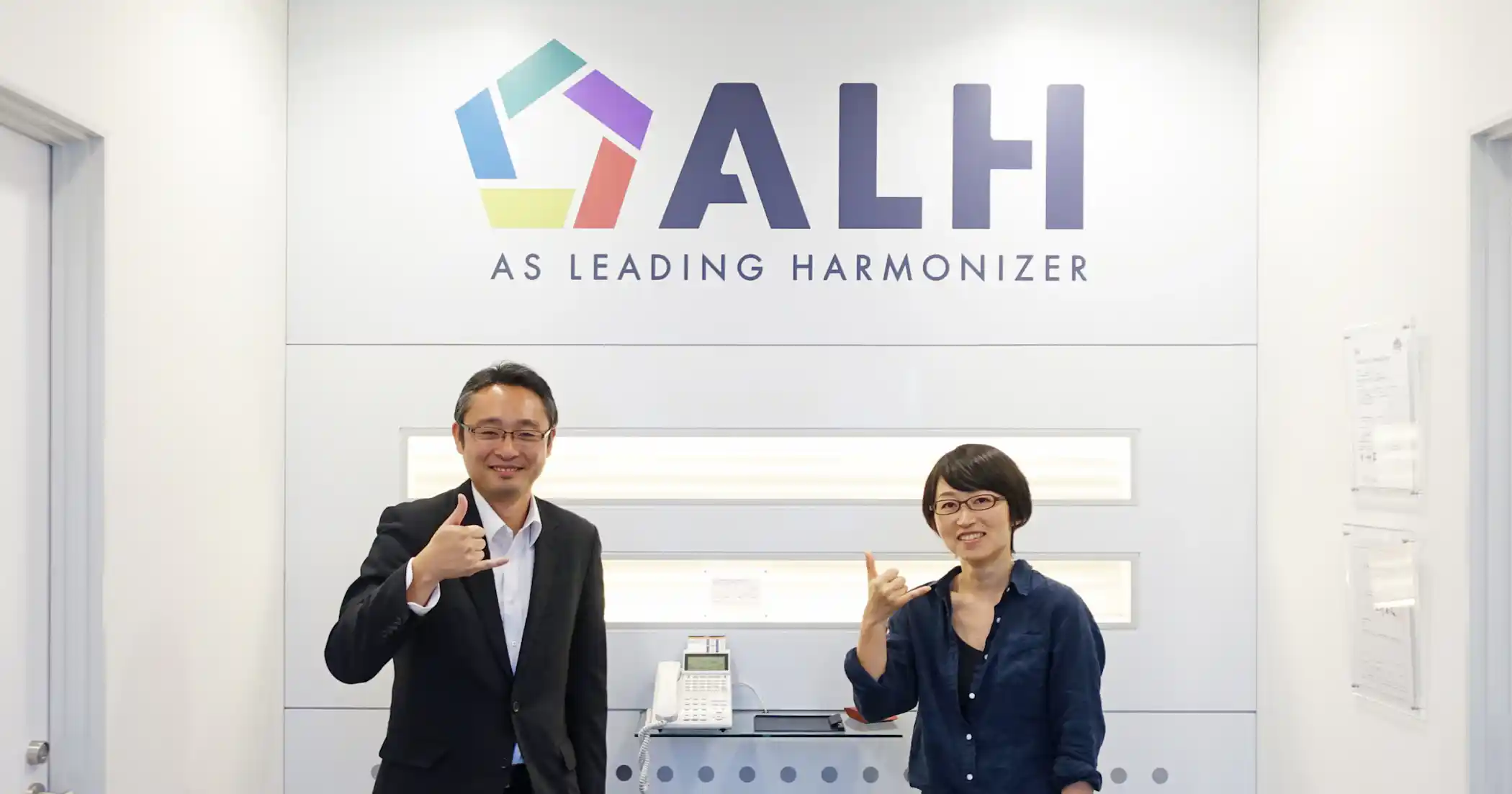 管理部の松本さん(左)と諸町さん(右)