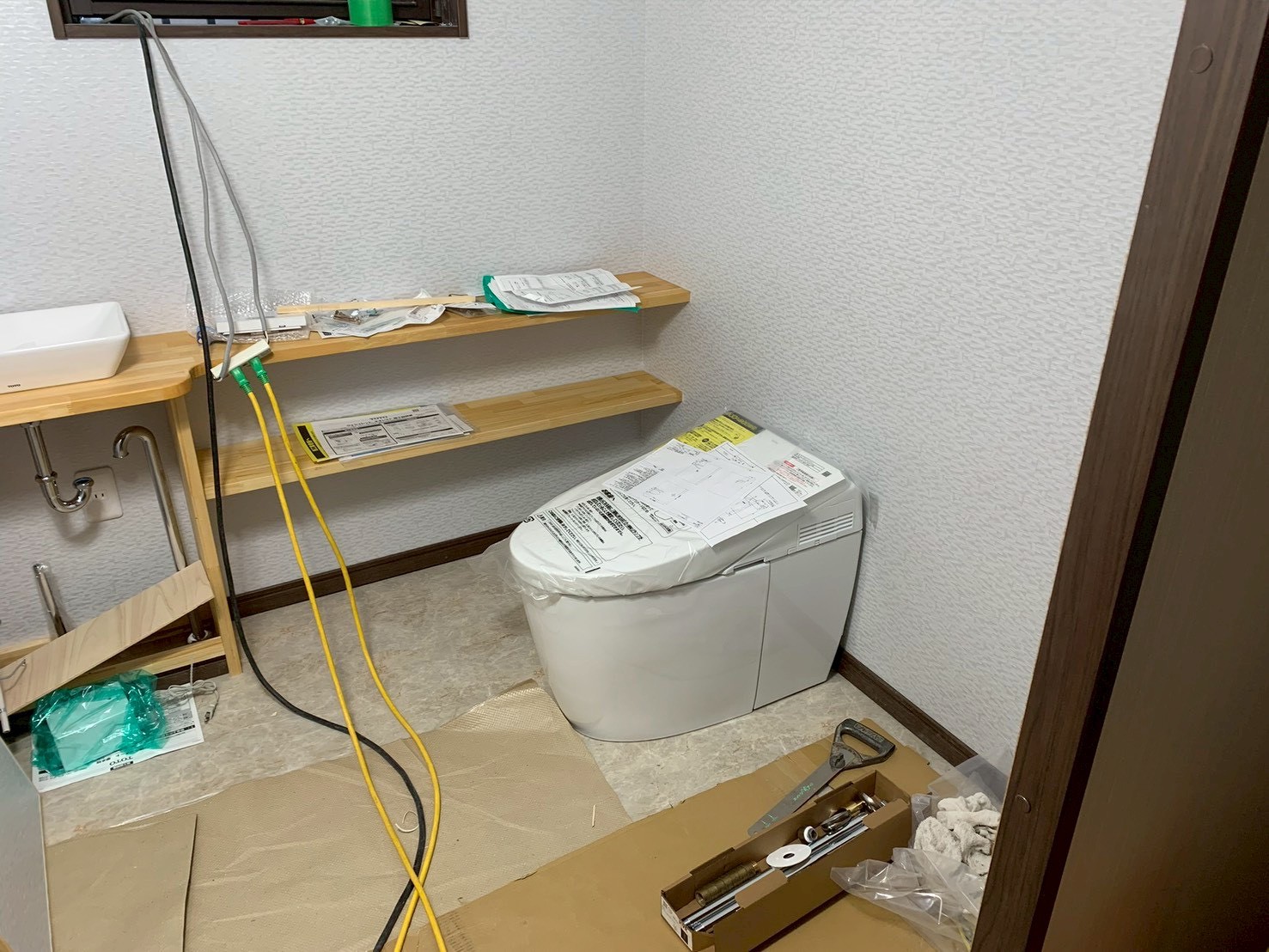 トイレ交換と使いやすさを考えた造作工事（施工後）