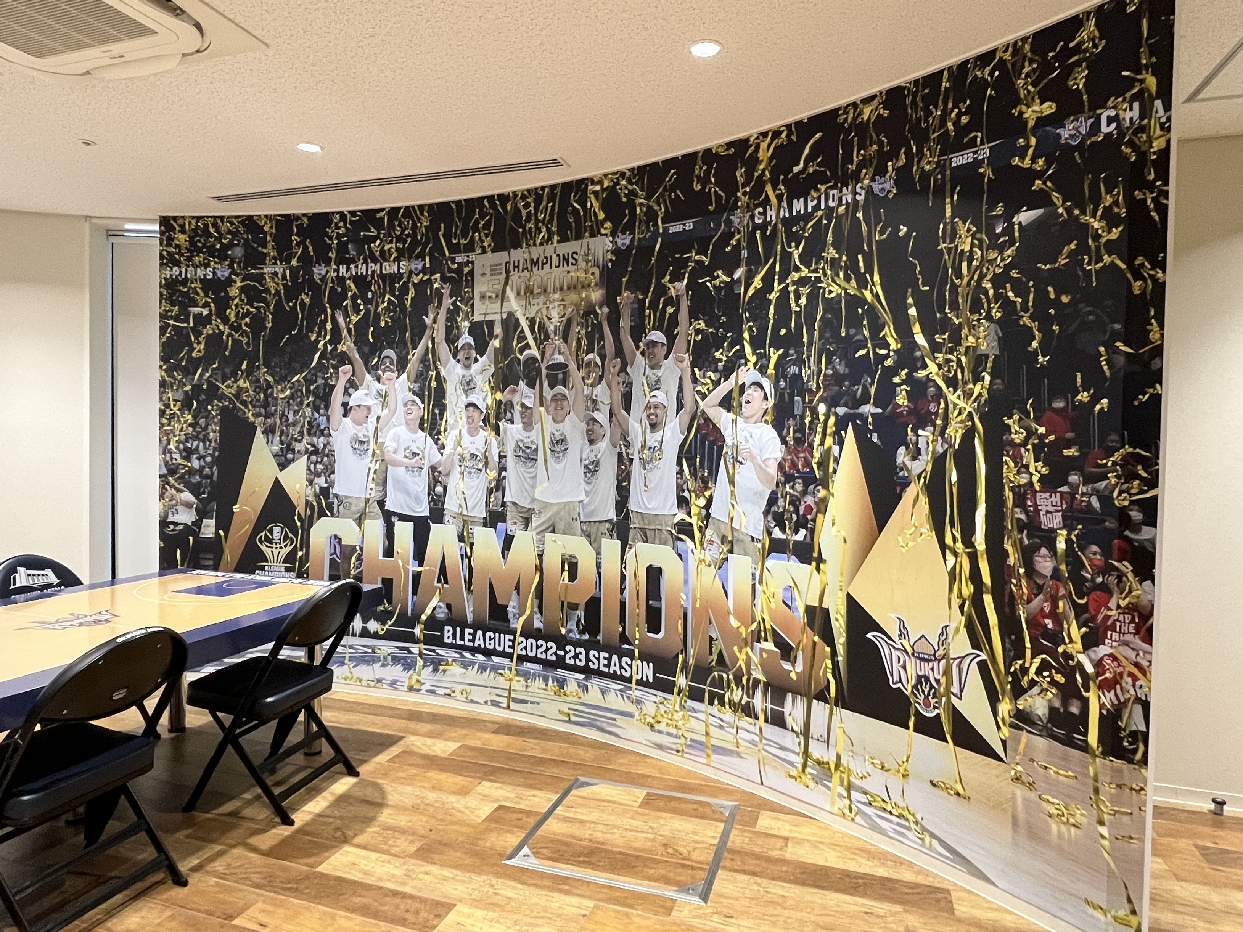 ARENA CAFE」壁面デザイン キングス優勝バージョンへ変更のお知らせ