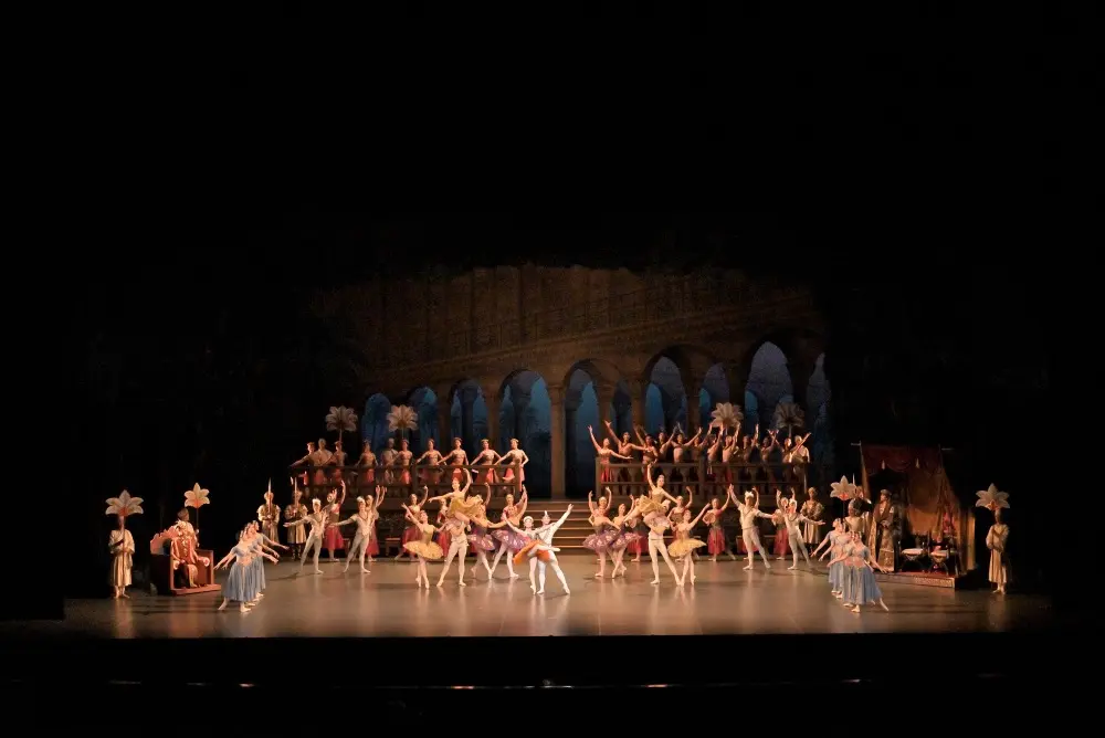 "ラ・バヤデール"より婚礼の場 2025年バレエ団公演