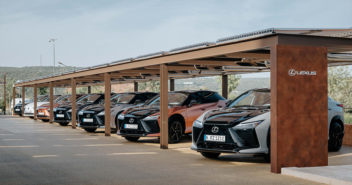 THE ART OF LEXUS 英語版　レクサス25周年限定ブランドブック 2020 レクサス LX570 25周年記念限定版 30/200 : r/DubaiPetrolHeads