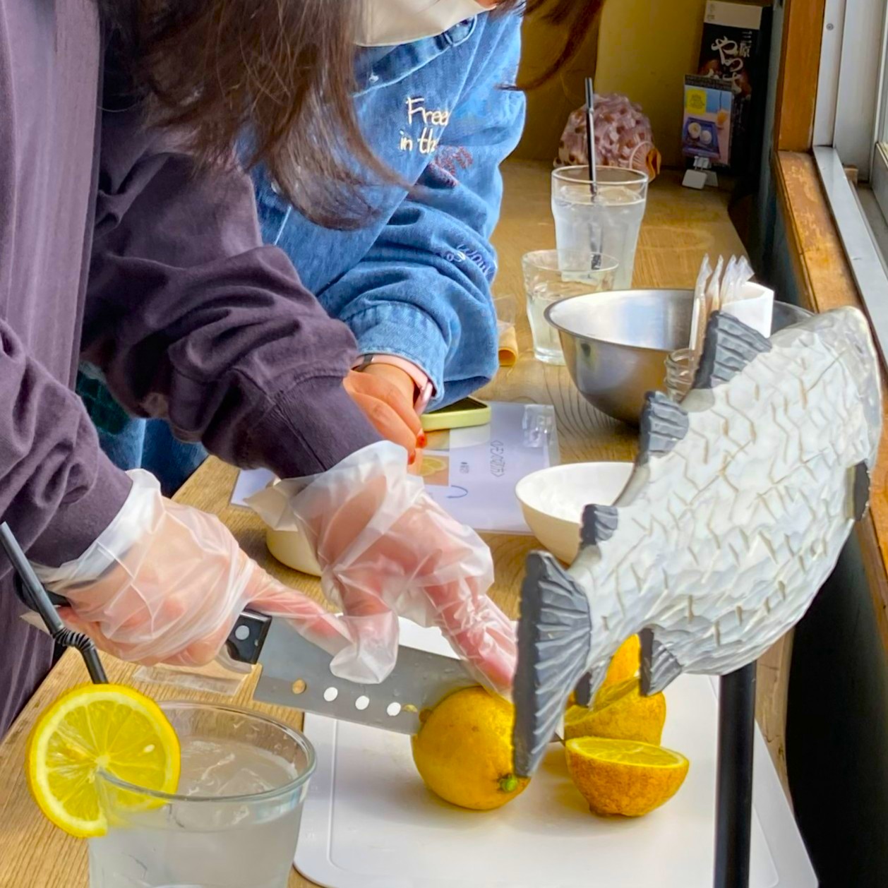 03_レモン調理。職人?の手さばき