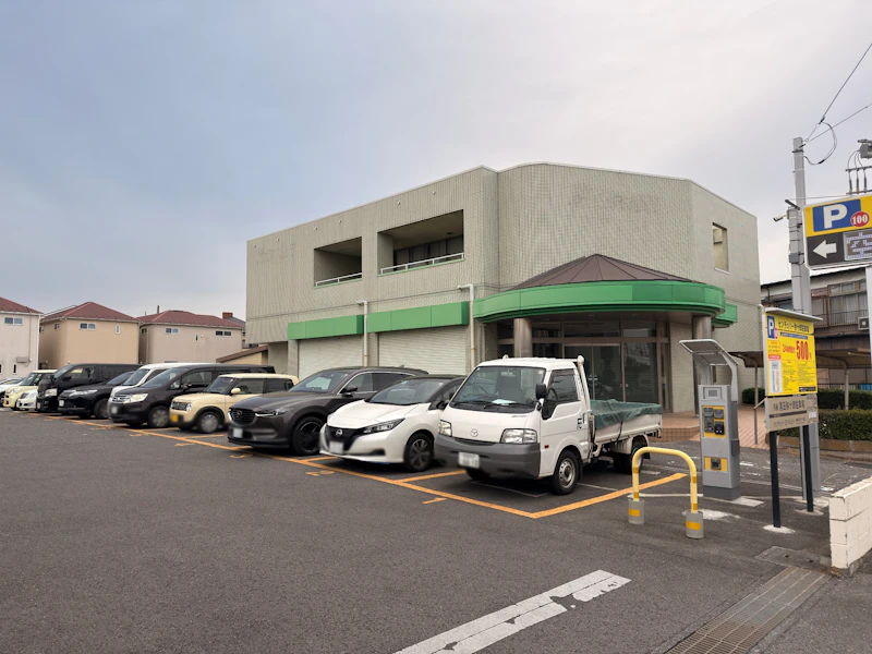 センチュリー弥十郎駐車場