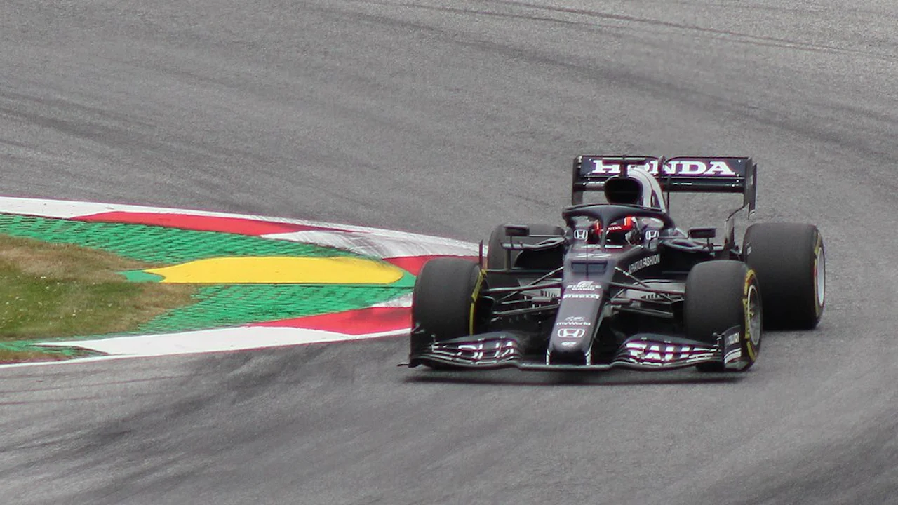 FIA F1 Austria 2021 Nr. 22 Tsunoda (corner)
