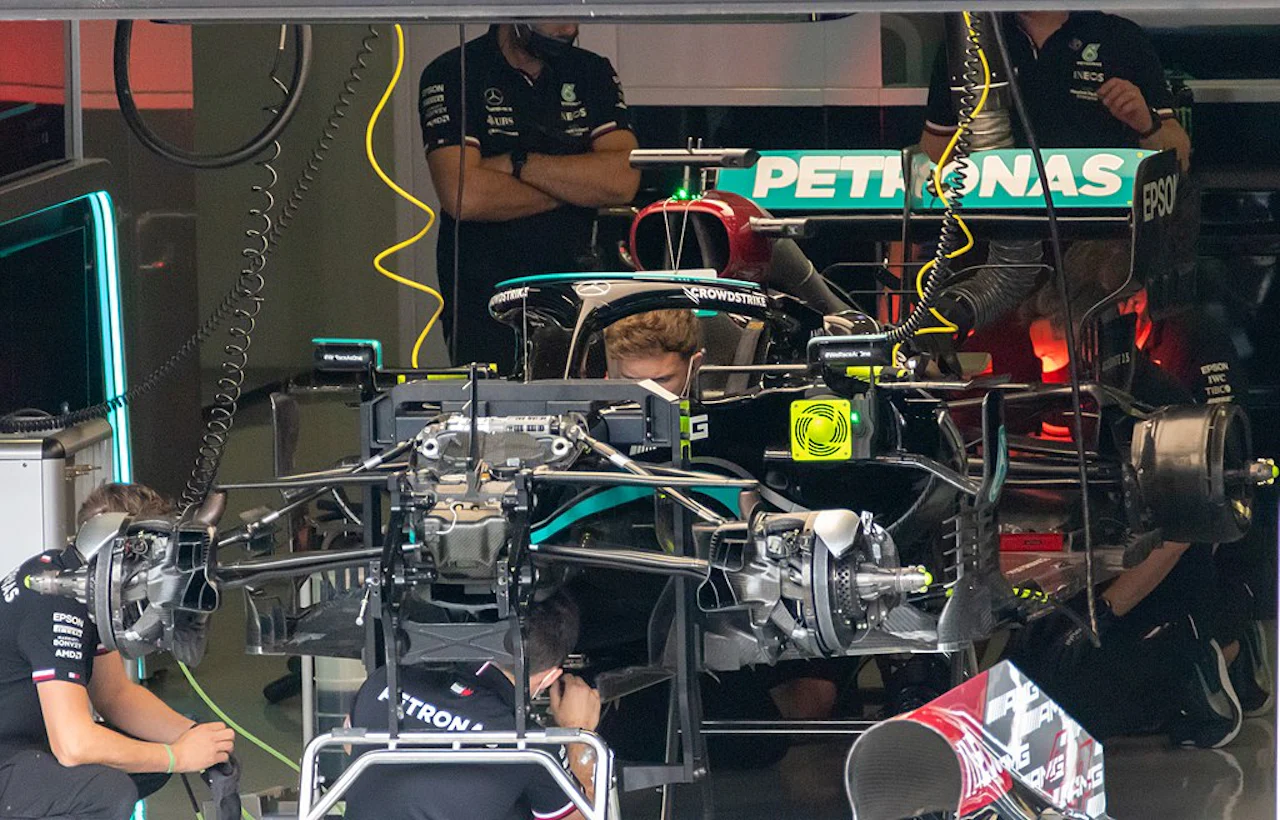 Mercedes F1 Team Garage, British GP, Silverstone 2021 (51350309945)