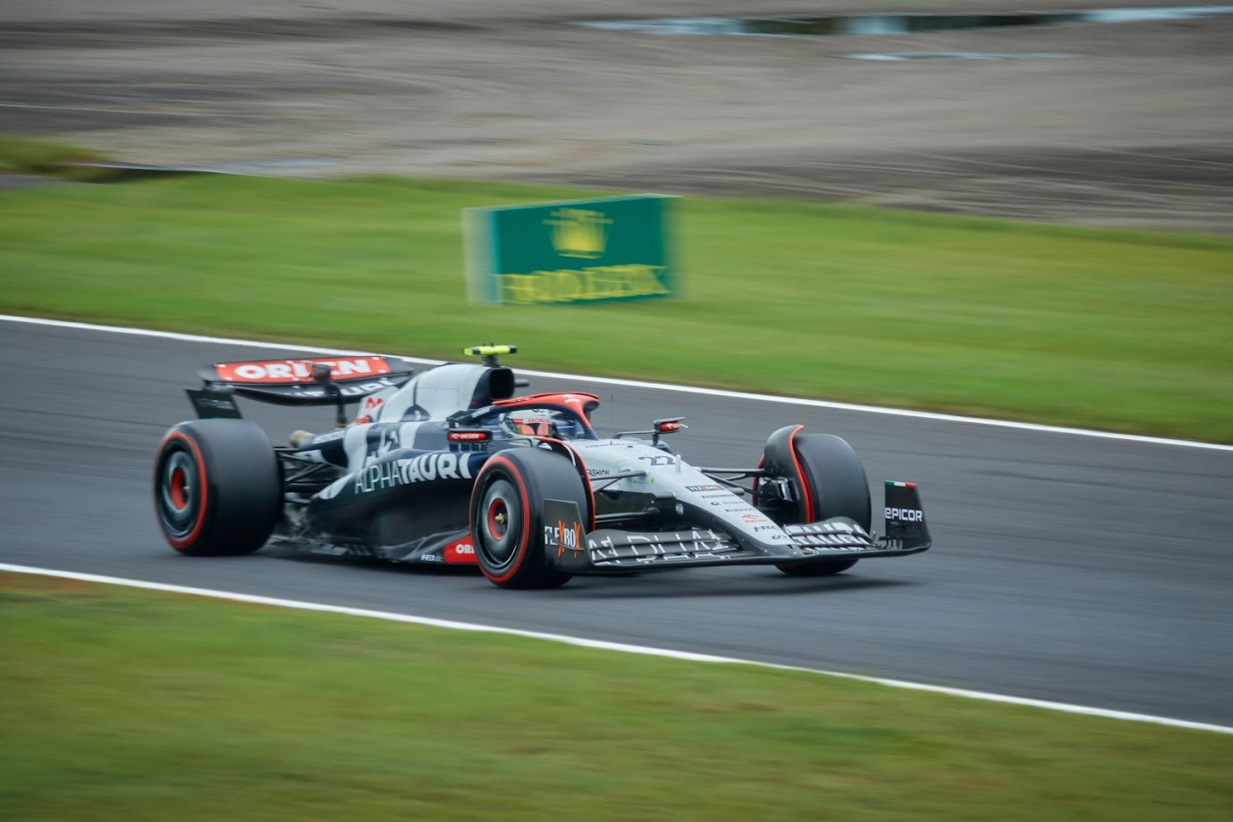 F1日本GP】金曜日券で木・金のイベントを最大限楽しむ【ピットウォーク】 - パン工房ブログ