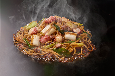 大粒タコの醤油焼きそば　特製ガリ付
［麺量同一価格］