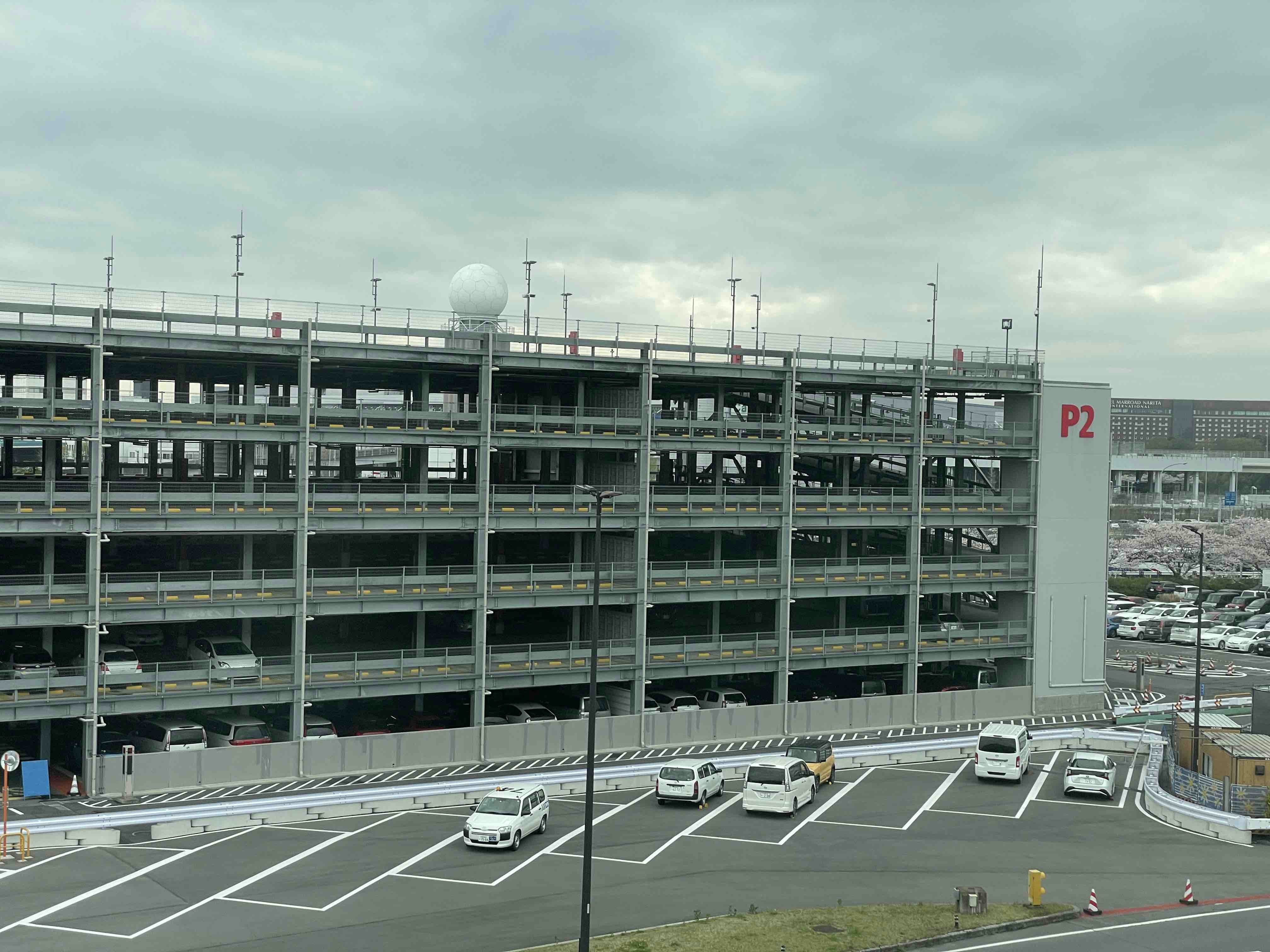 成田空港駐車場　P2
