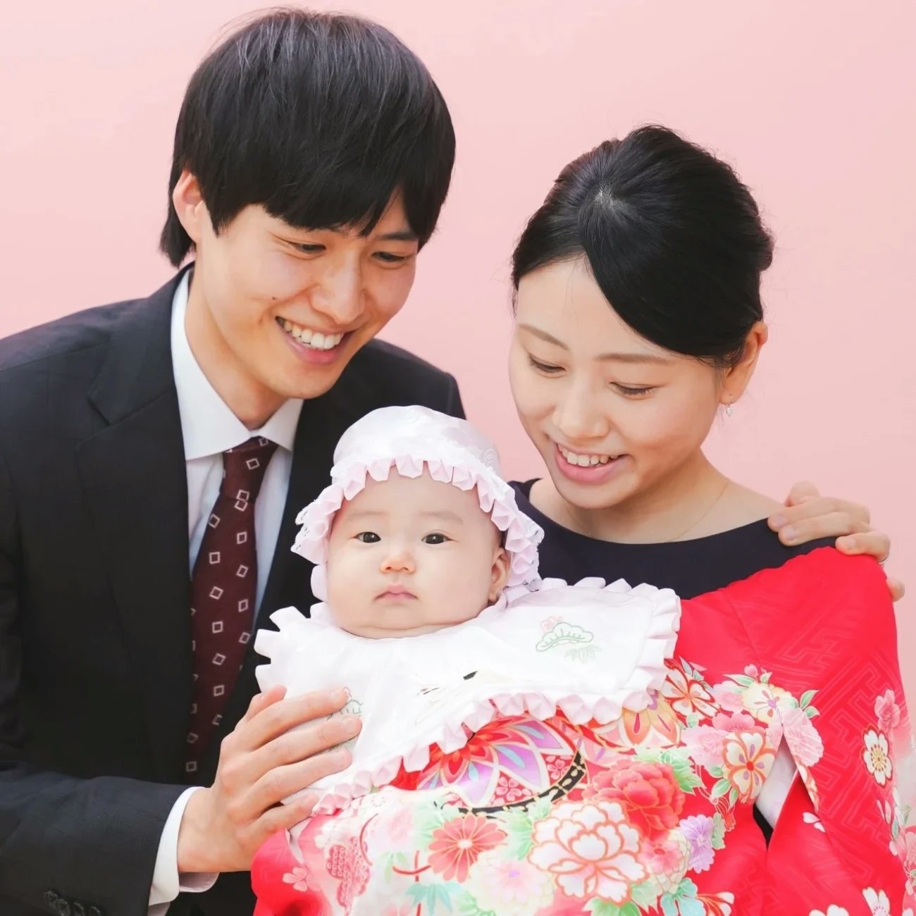 お宮参りの服装は?赤ちゃん・ママパパ・祖父母の服装選びのポイントやマナー