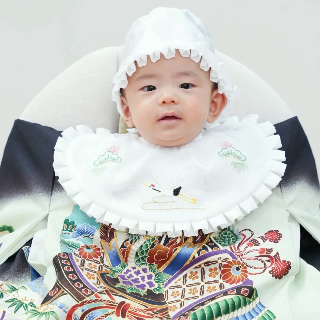 お宮参りのお祝い金の費用相場はいくら?のし袋の表書きや渡し方、お返しなどの疑問を解決