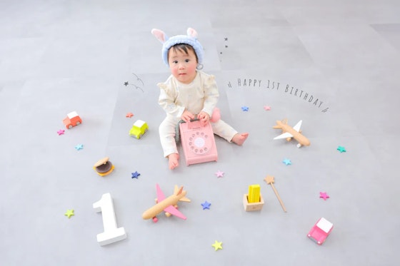 【1歳バースデーフォト】はじめての誕生日写真、「今だけの一瞬」を残すならハピスタ